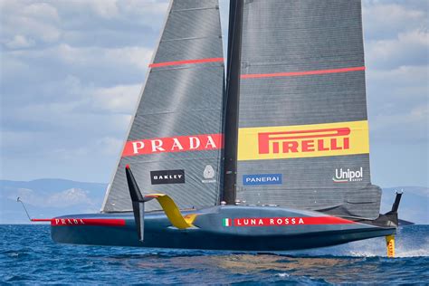 luna rossa.